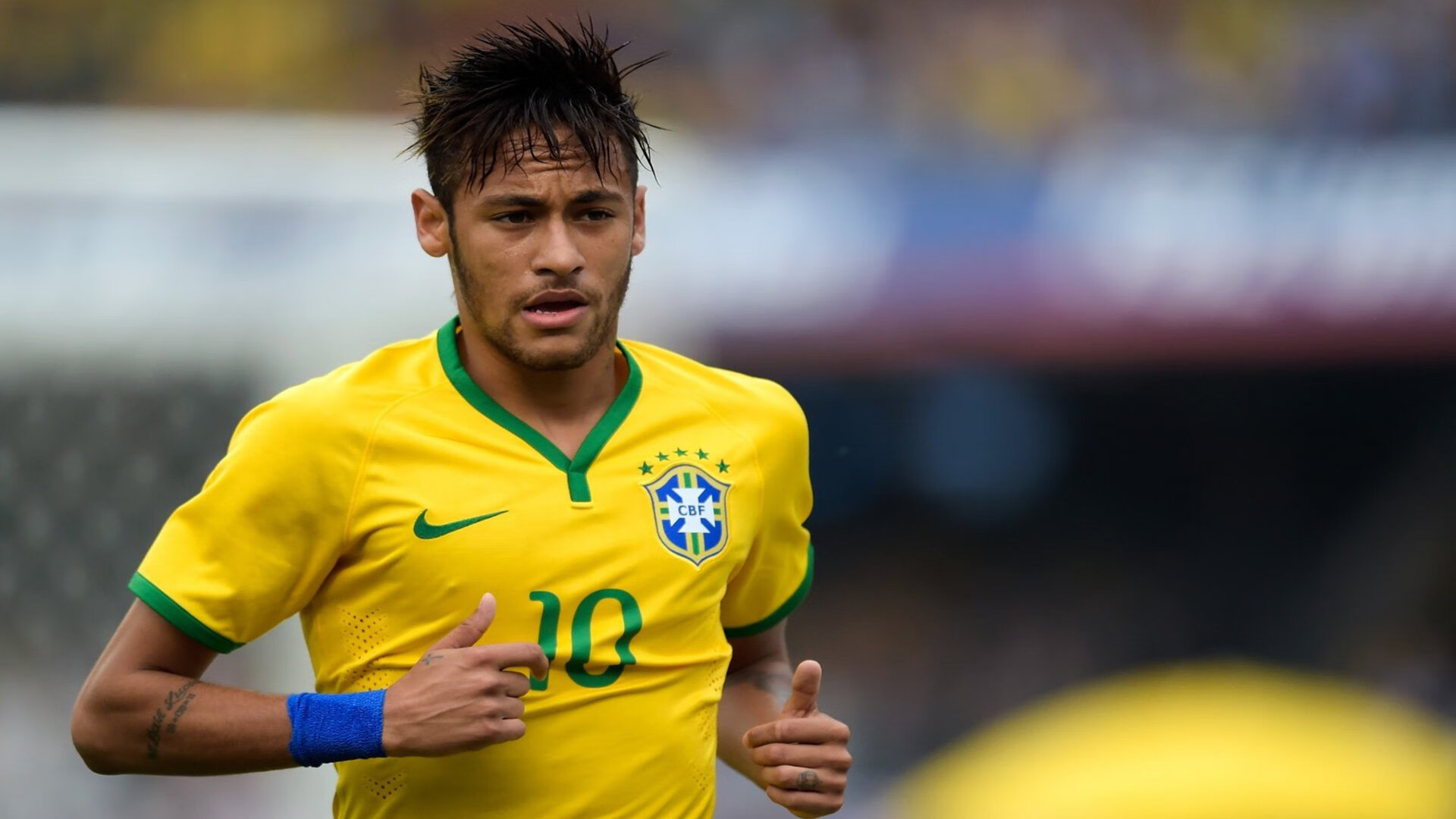 “电动冲浪：东三叉湖马鞍山赛场掀起浪潮”