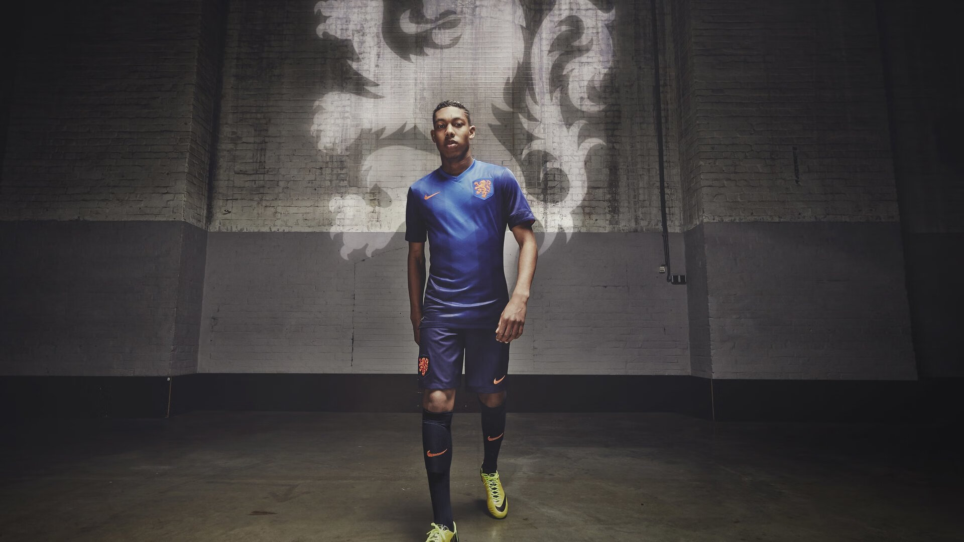 桑普多利亚双中卫联手封堵对手射门